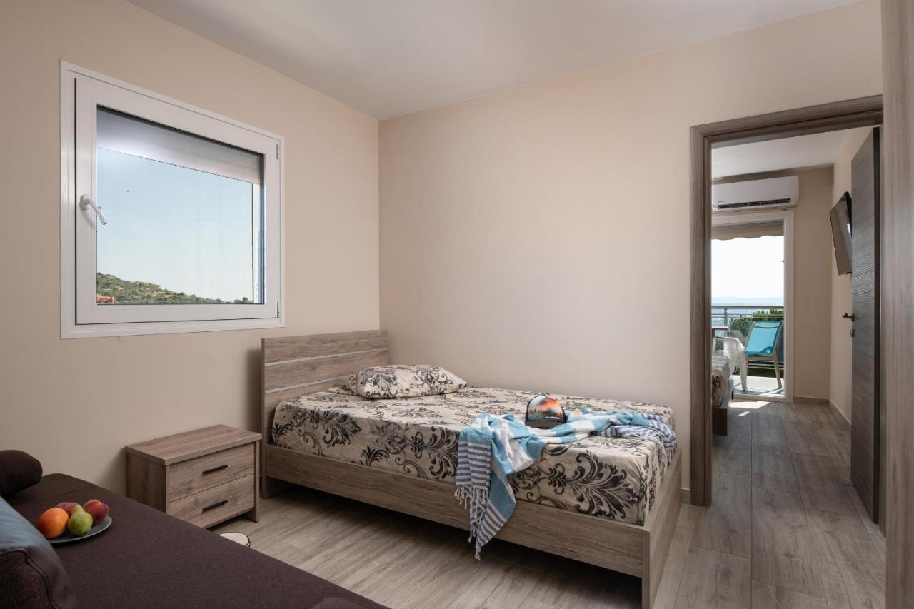 Sunset Studios - Suites With Seaview & Back Side Apartements Toroni Ngoại thất bức ảnh